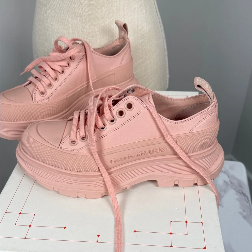 LIKE NEW Alexander McQueen Women's Blush Sneakers - Picture 3 of 11